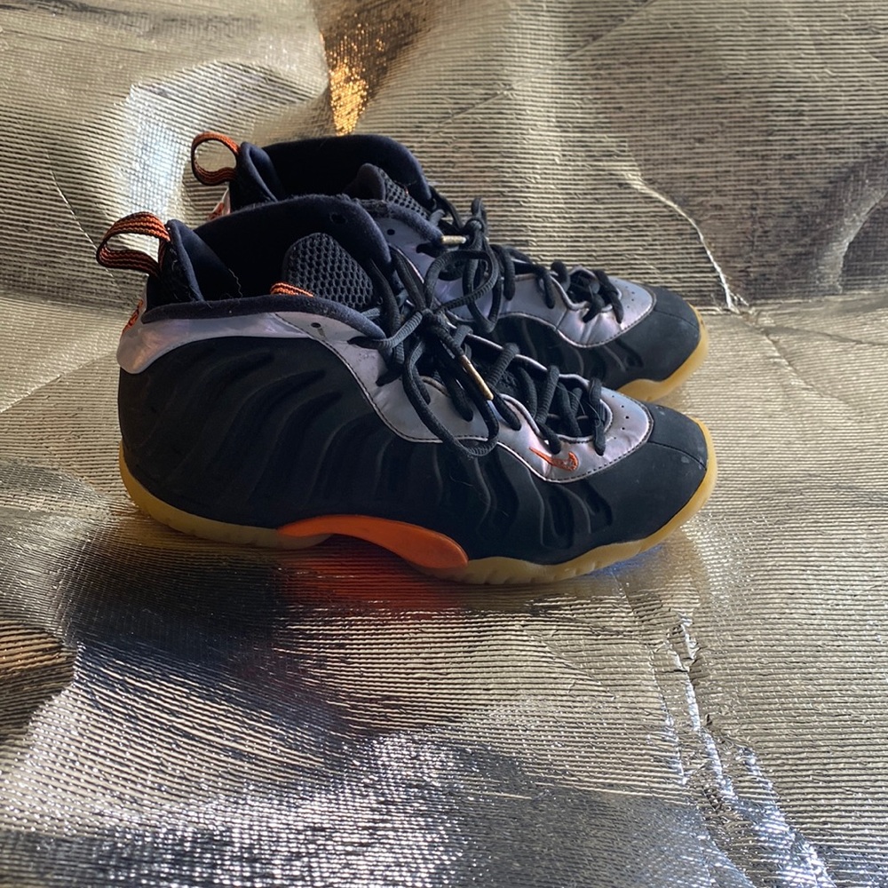 Nike Foams sz 6.5y